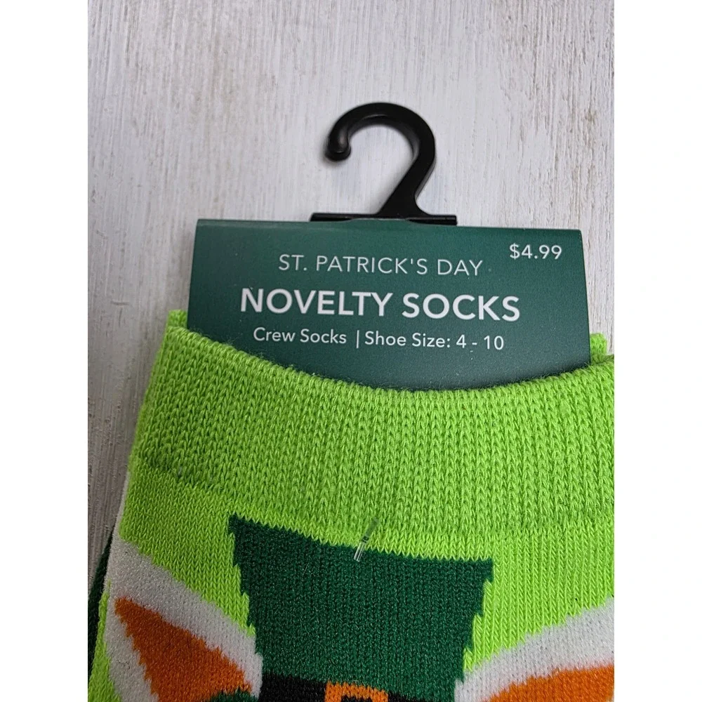 St Patricks Day Novelty Crew Socks Dog Leprechaun Hat Green Shamrocks NWT 4-10